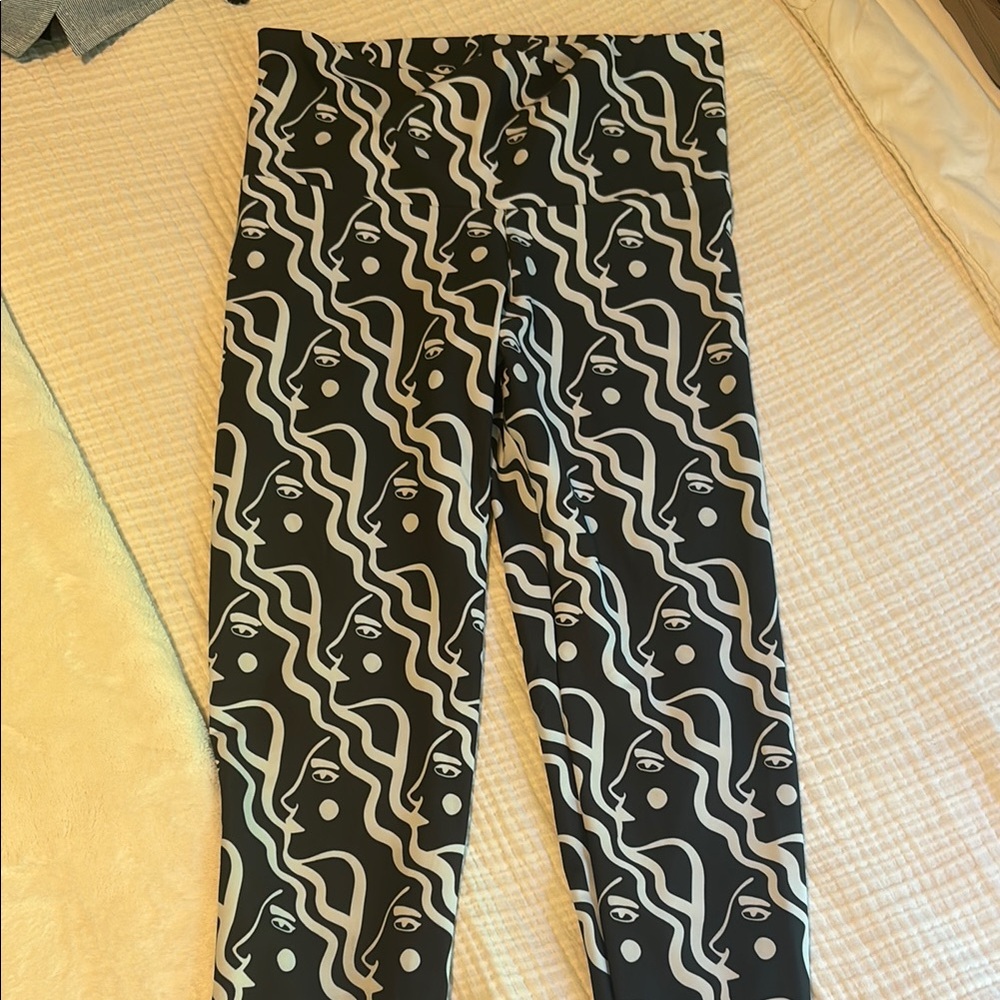 DazeyLA Patterned Leggings